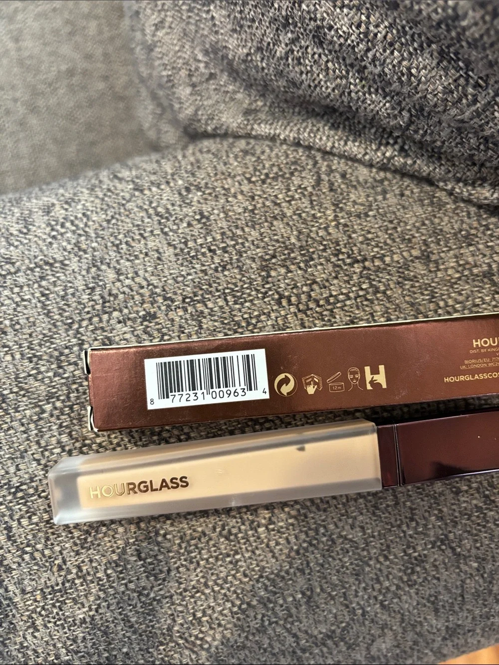 Hourglass vanish airbrush